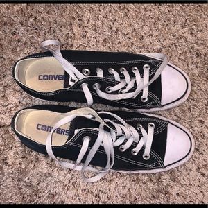 Black low top converse